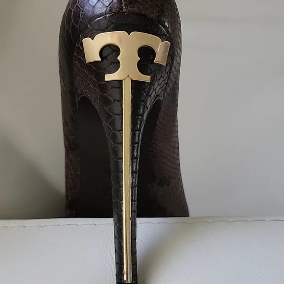 TORY BURCH Snake Print 5 inch Stiletto Heels  SZ 8.5 - Picture 6 of 12